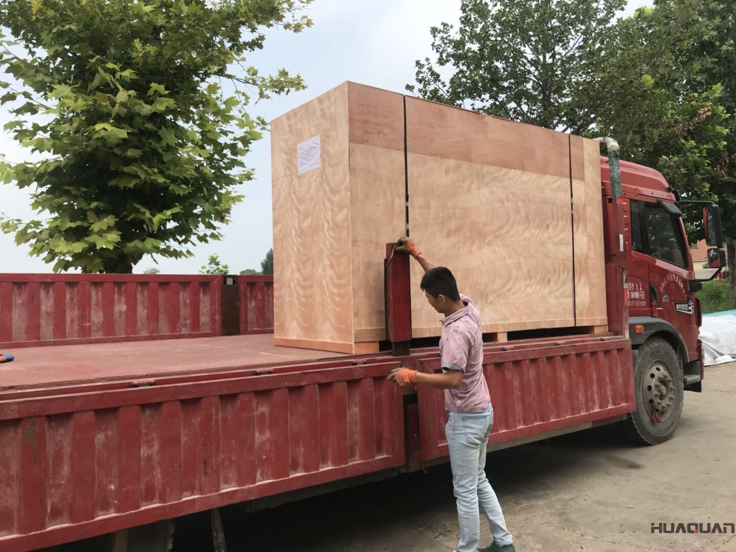 一臺WP10D200E200標配柴油機代裝底座油箱后于7月16號發貨