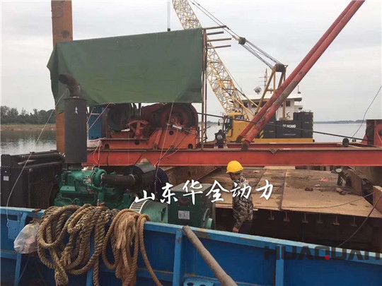 華全發電機組在船上工作