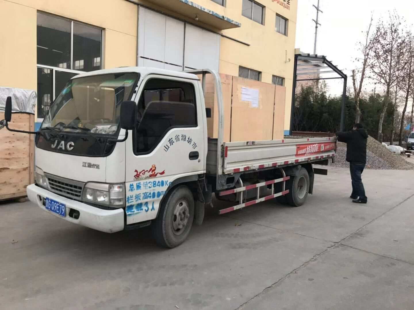 12月22日，天津穆先生從華全動力采購的50kw標配柴油發(fā)電機組順利發(fā)往目的地