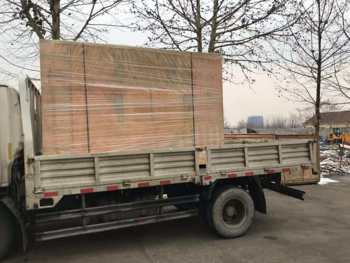 12月29日，華全動力一臺100kw自動化柴油發(fā)電機組成功發(fā)往山東省